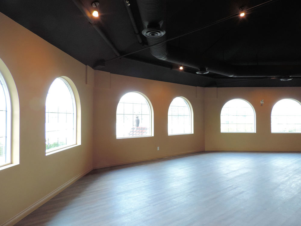 The Castle at Swan Lake Hotel Vernon Hurb