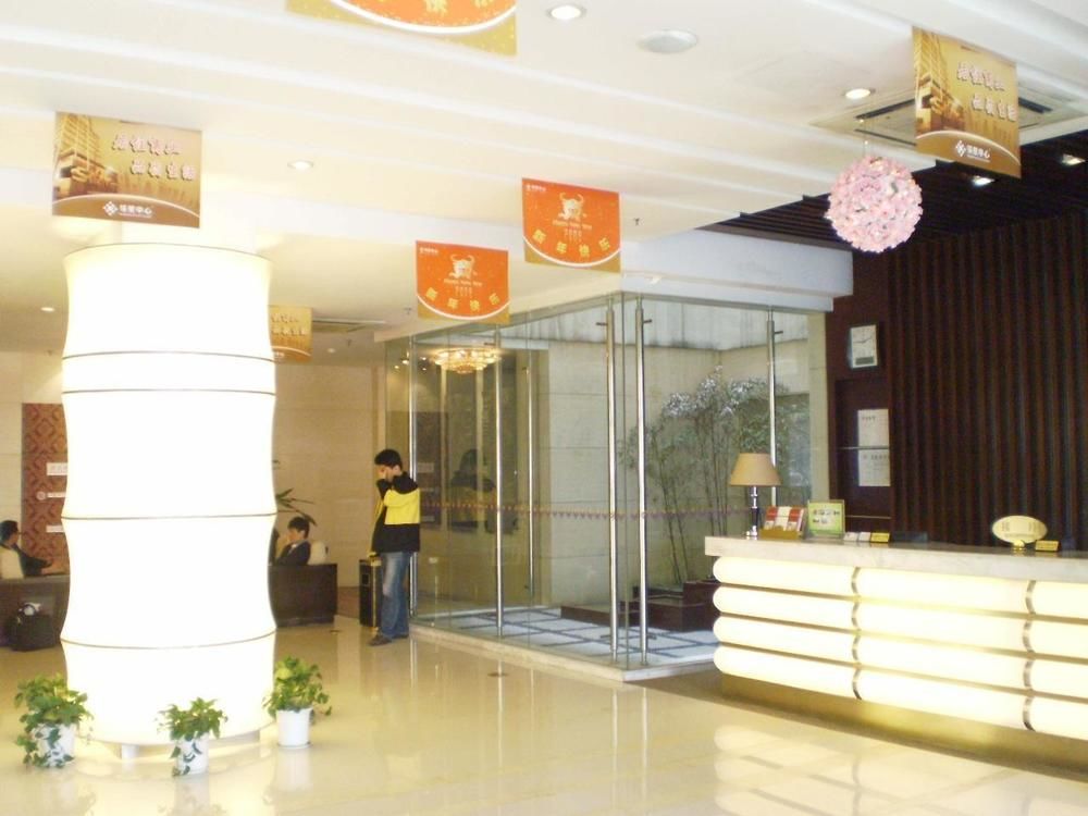 Linglong Neighbourhood Holiday Hotel