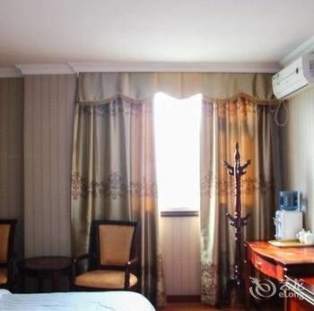 Guangzhou Debao Hotel