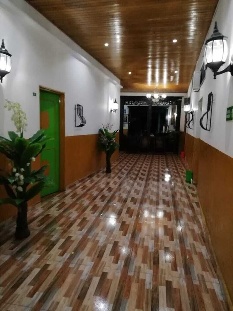 Hotel Piscina Matambo