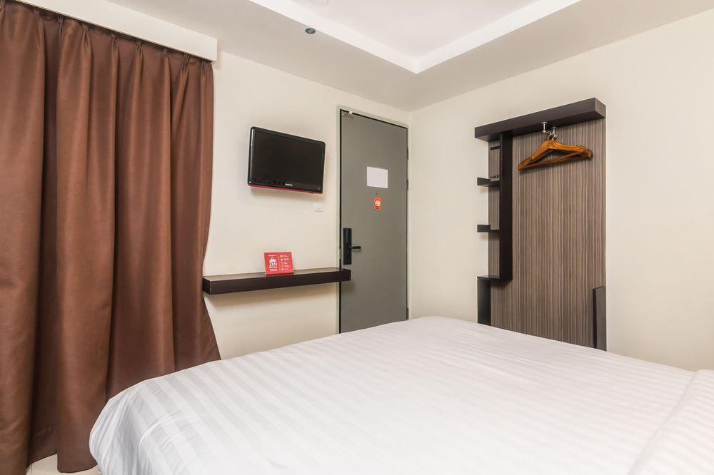 ZEN Rooms Kuta Sentral Parkir 2