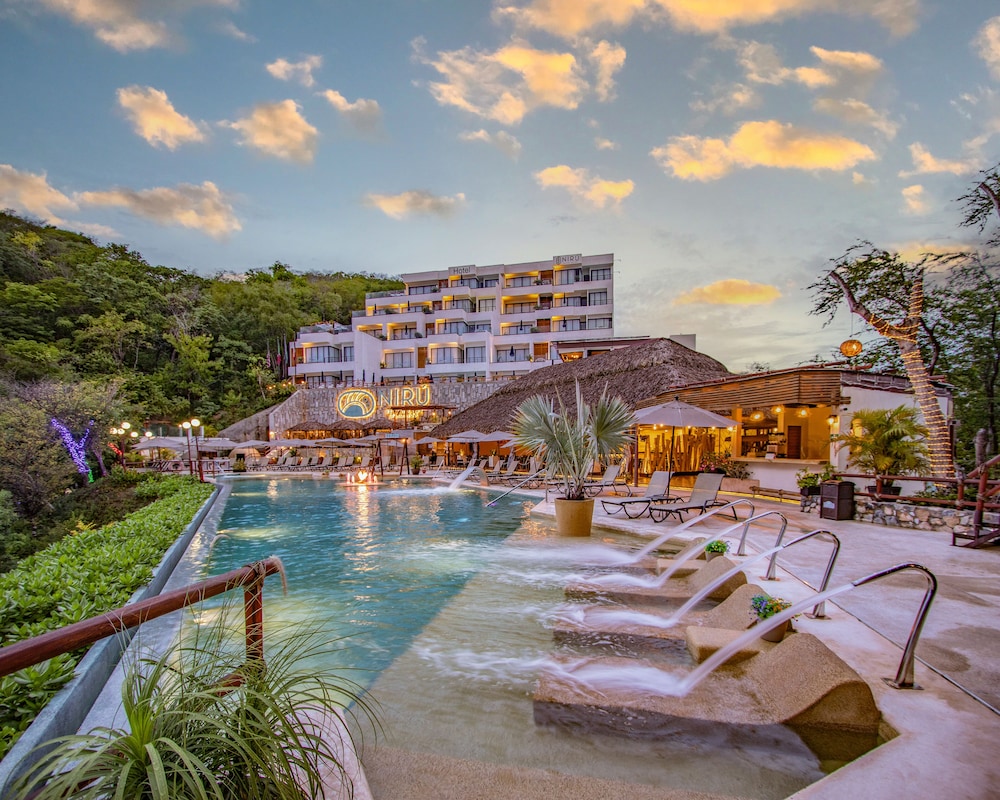 Nirú Ocean Suites By Binniguenda (Huatulco, Oaxaca, Mexico)