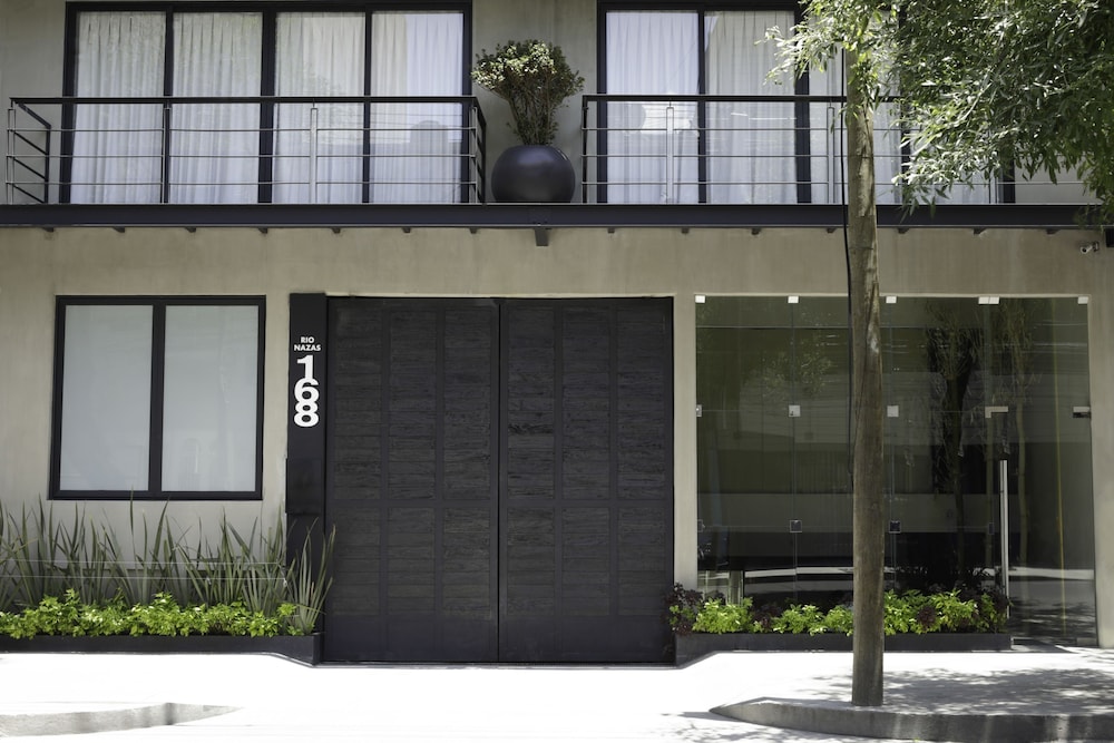 Armonik Suites + Vuelo