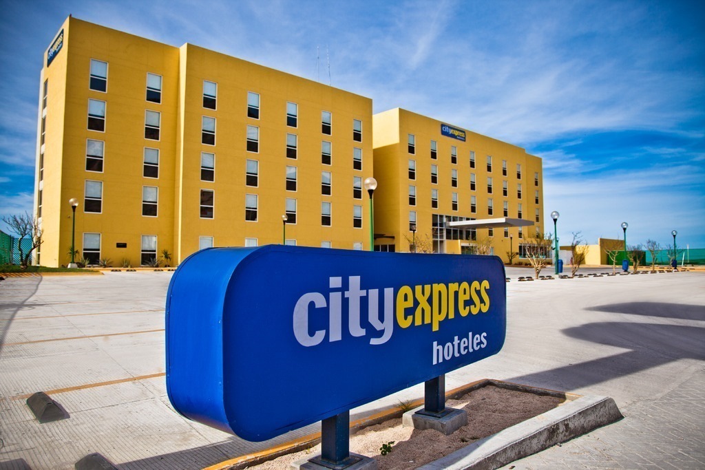 City Express by Marriott La Paz + Vuelo