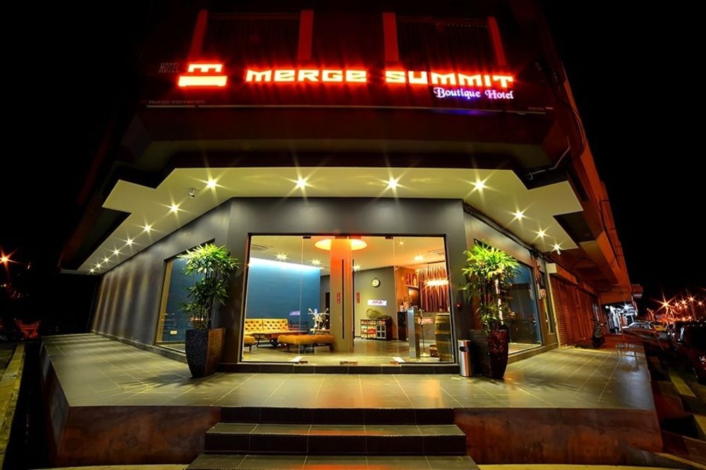 Merge Summit Boutique Hotel