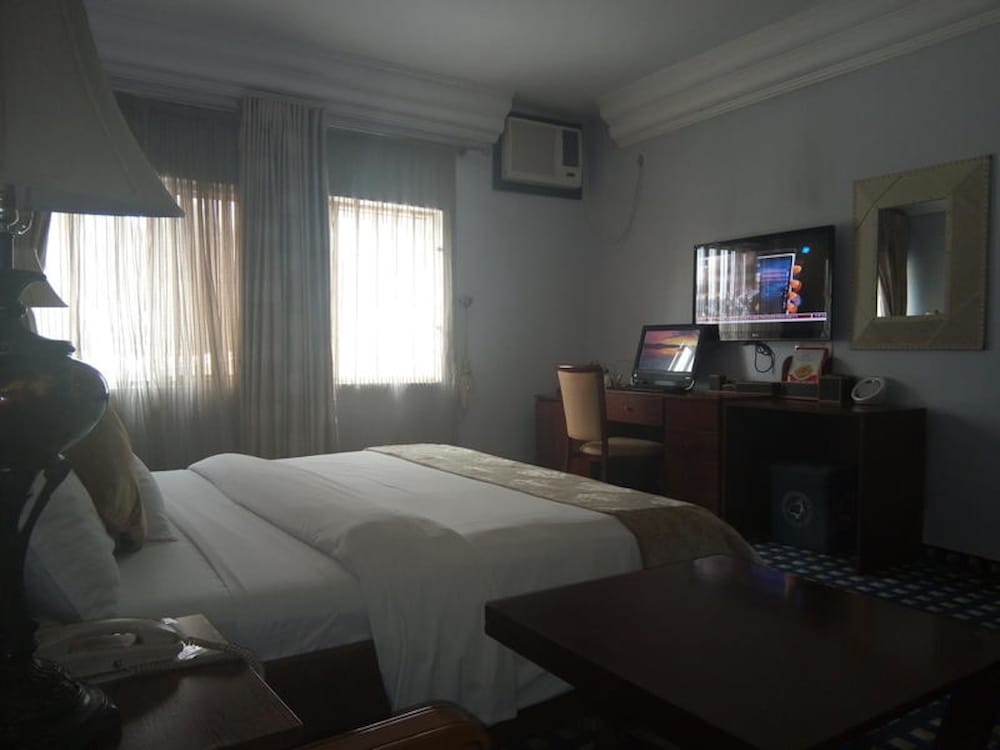 Paris Choice Hotels & Resort Wuse