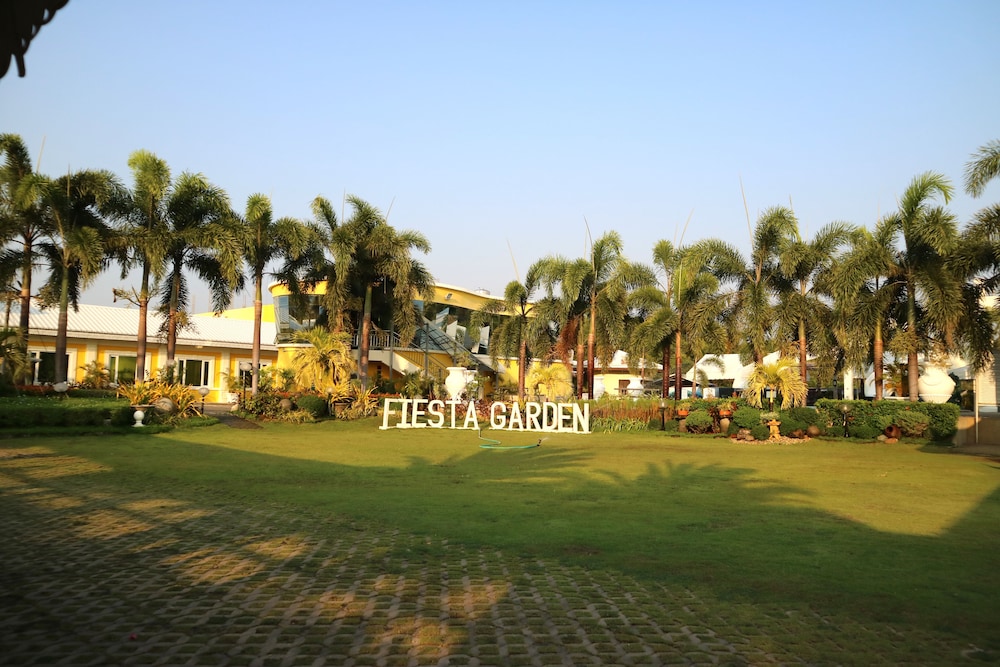 Metro Vigan Fiesta Garden Hotel