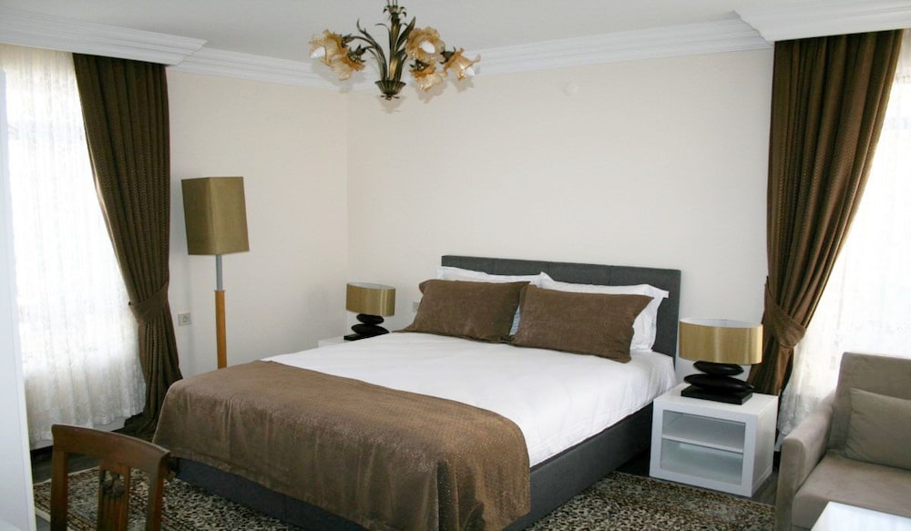 Little Smyrna Boutique Hotel