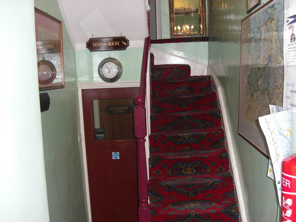 Albany Hotel