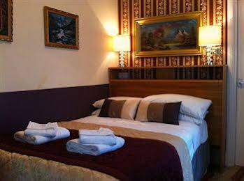 Gloucester Place Hotel