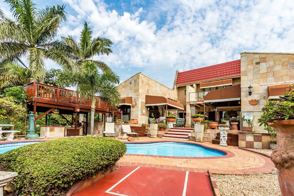 Palm Lodge