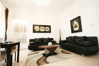 Luxury City Center Apartment