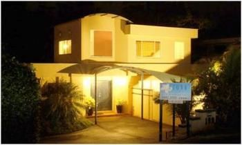 Azura Beachhouse Bed & Breakfast