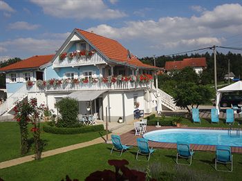 Pool Apartments Plitvice Lakes