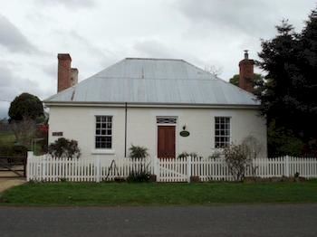 Cottage on Gunning