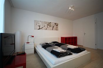 Letzigrund Apartments