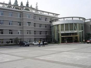 Dongbaqu Hotel