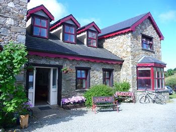 Connemara National Park Hostel / Restaurant