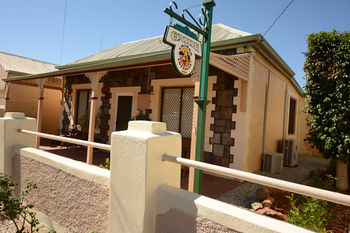 Emaroo Cottages Williams St Broken Hill