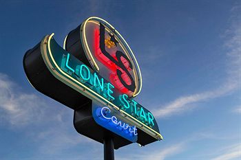 Lone Star Court, Valencia Collection (Austin, Texas, United States of America)