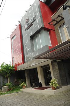 Santosa City Hotel