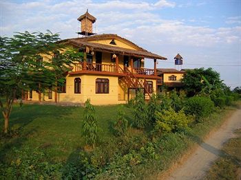 Sapana Village Lodge Chitwan