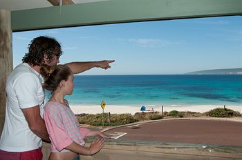 Canal Rocks Beachfront Apartments