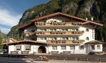 Hotel Alaska