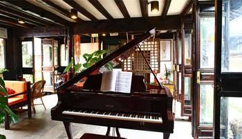 Lijiang Shuhe Phoenix Court Inn